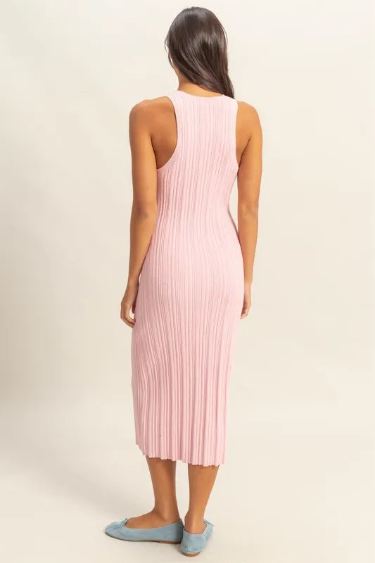 The round neck offers a classic and flattering neckline. The pink bodycon silhouette hugs your figure in all the right places.