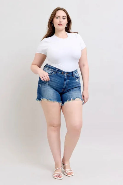 The 2-button dad shorts with distressed detailing offer a relaxed and on-trend style. These shorts feature a comfortable fit with a vintage, worn-in look. 
