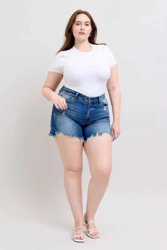 The 2-button dad shorts with distressed detailing offer a relaxed and on-trend style. These shorts feature a comfortable fit with a vintage, worn-in look. 